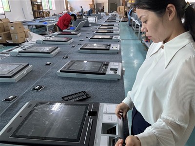 Kvalitātes pārbaude pirms kioska montāžas